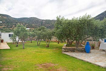 Η αυλή των δωματίων Καλυψώ